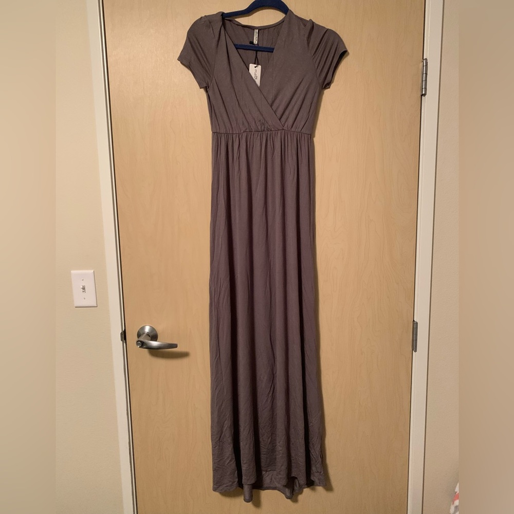 NWT Mommy bee maternity dress size small
